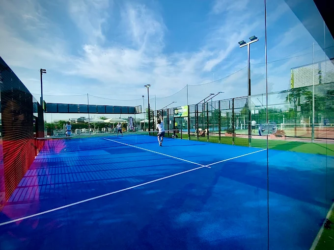 Campo da padel blu del Green Padel Club